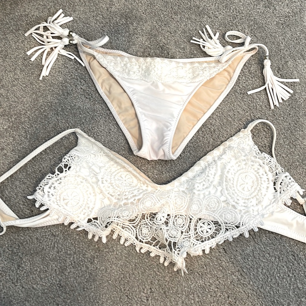 adorable two piece swim suite. Excellent condition.